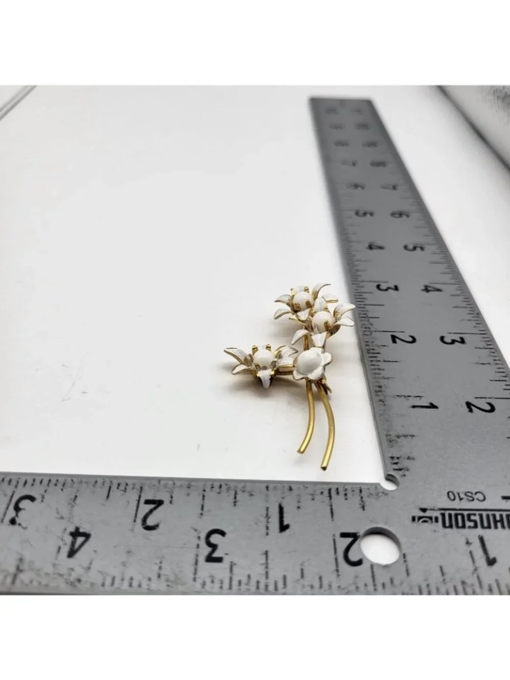 Vintage Austria Signed white flower brooch pin corsage bouquet